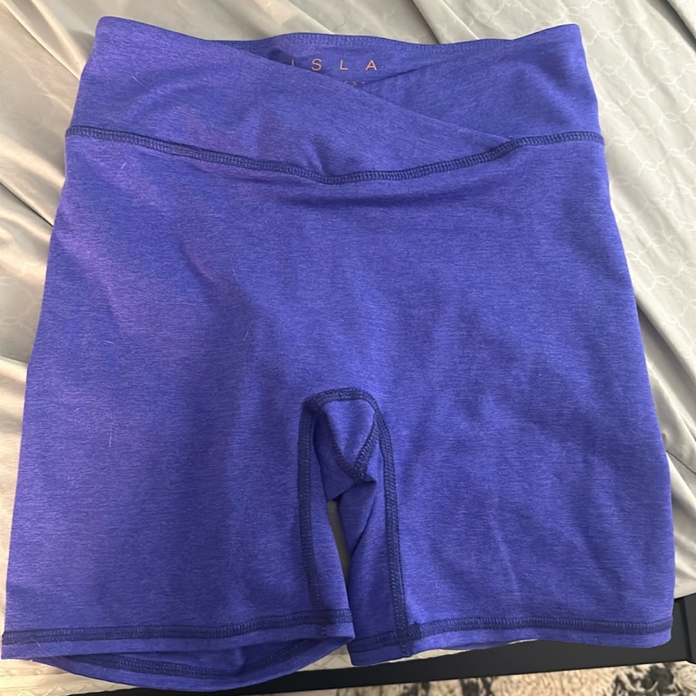 Isla movement shorts